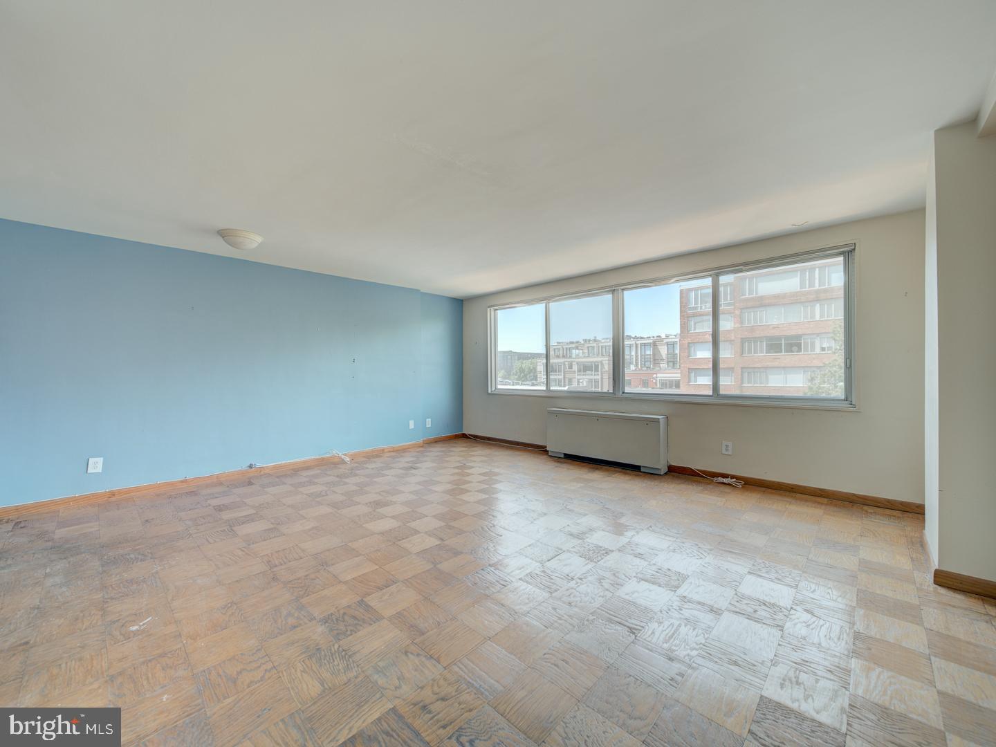 2829 Connecticut Avenue Northwest, Unit 606 Washington, DC 20008 - Photo 17 of 28 a view of an empty room with a window