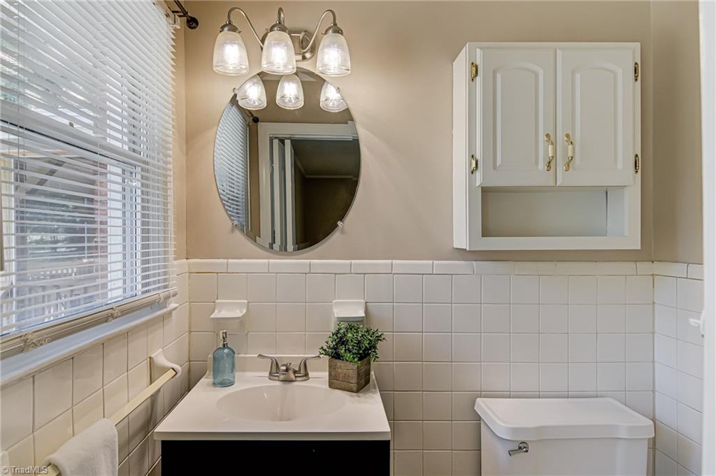 208 Mountain View Road King, NC 27021 - Photo 22 of 33