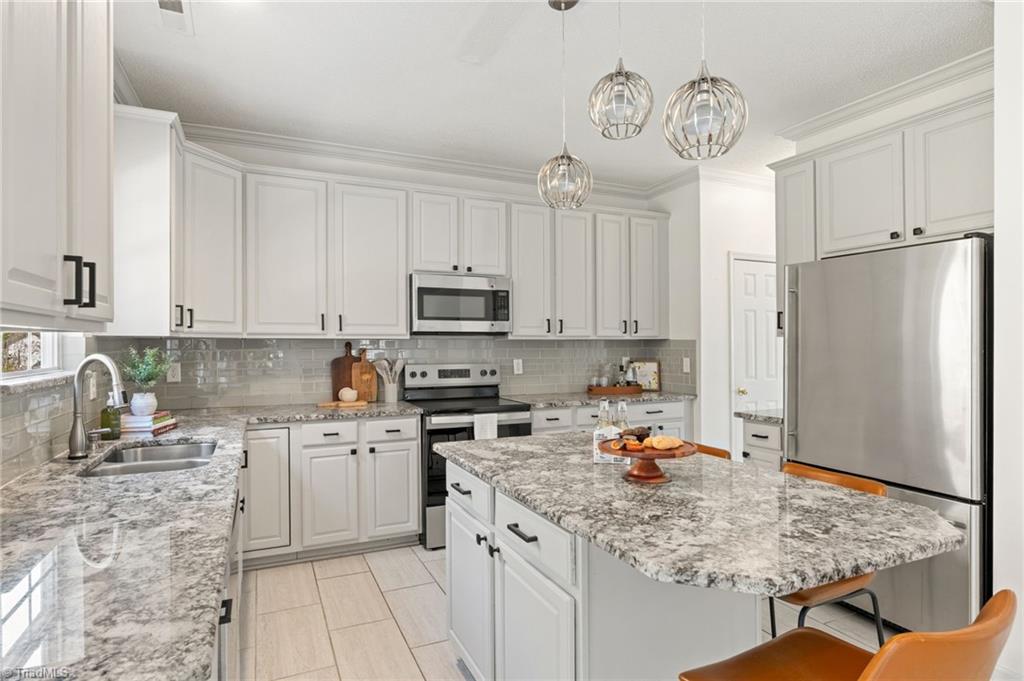 4505 Garden Club Street High Point, NC 27265 - Photo 16 of 44 Kitchen