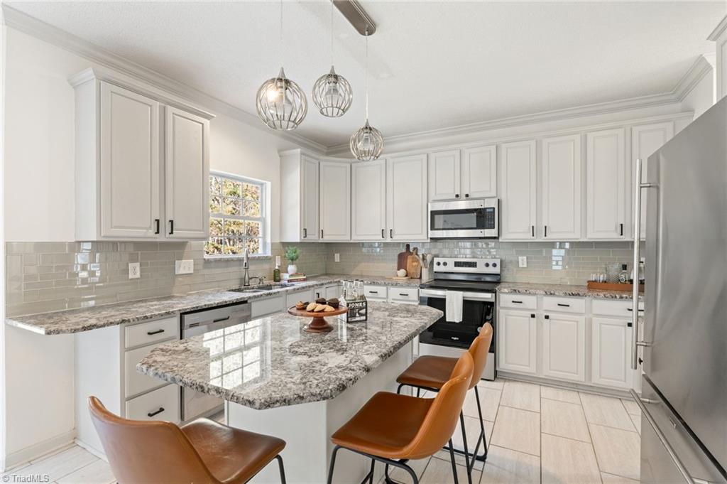 4505 Garden Club Street High Point, NC 27265 - Photo 17 of 44 Kitchen