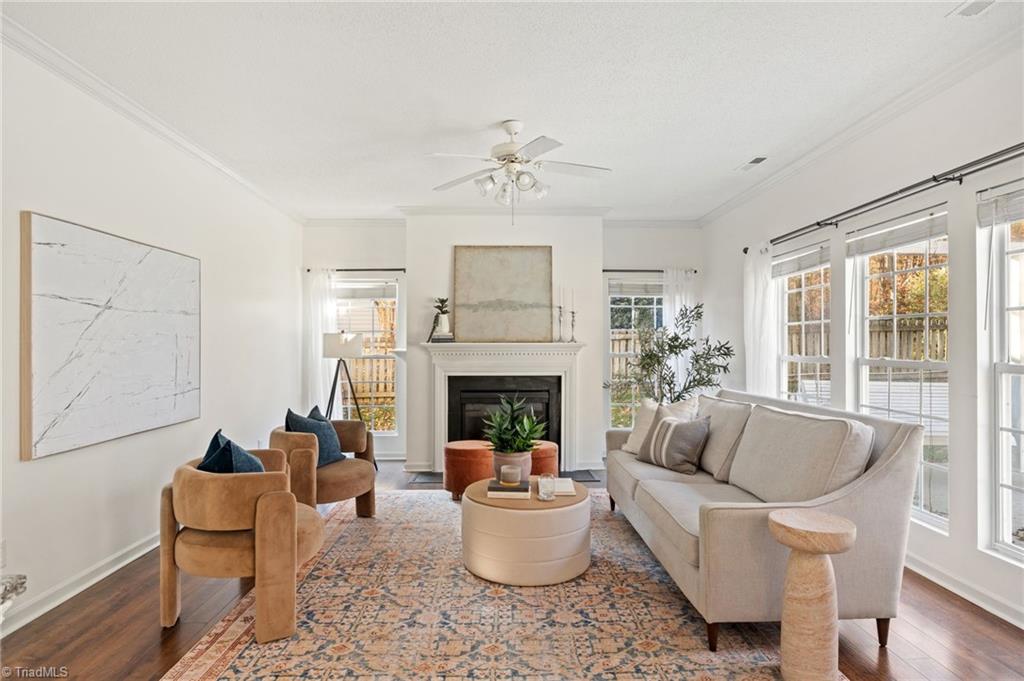4505 Garden Club Street High Point, NC 27265 - Photo 22 of 44 Living Room