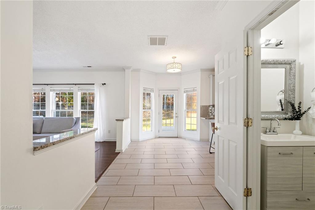 4505 Garden Club Street High Point, NC 27265 - Photo 24 of 44 Living Room