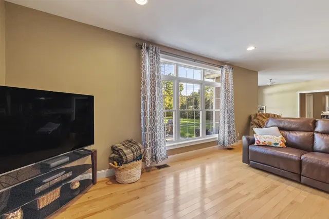 $977,400 | 59 Hawthorne Drive, Auburn, NH 03032