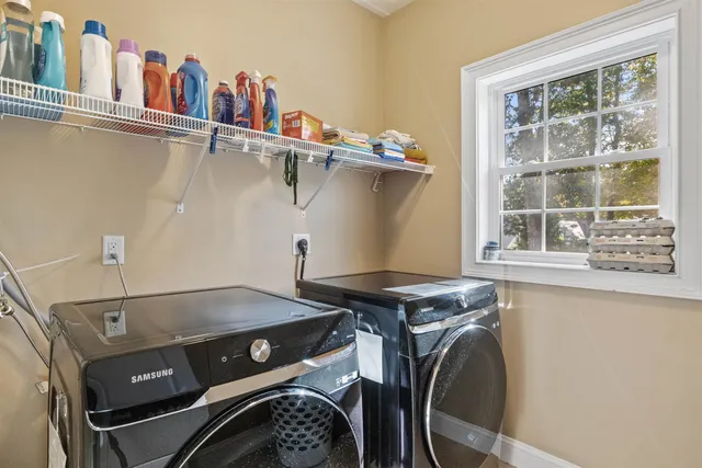 $977,400 | 59 Hawthorne Drive, Auburn, NH 03032