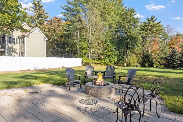 $977,400 | 59 Hawthorne Drive, Auburn, NH 03032