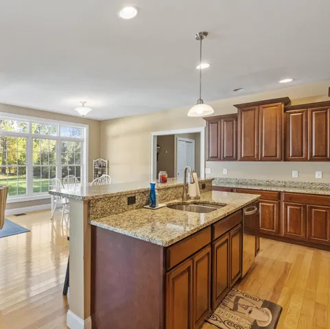 $977,400 | 59 Hawthorne Drive, Auburn, NH 03032