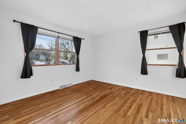 $384,900 | 40 Sunrise Circle, Wallingford, CT 06492