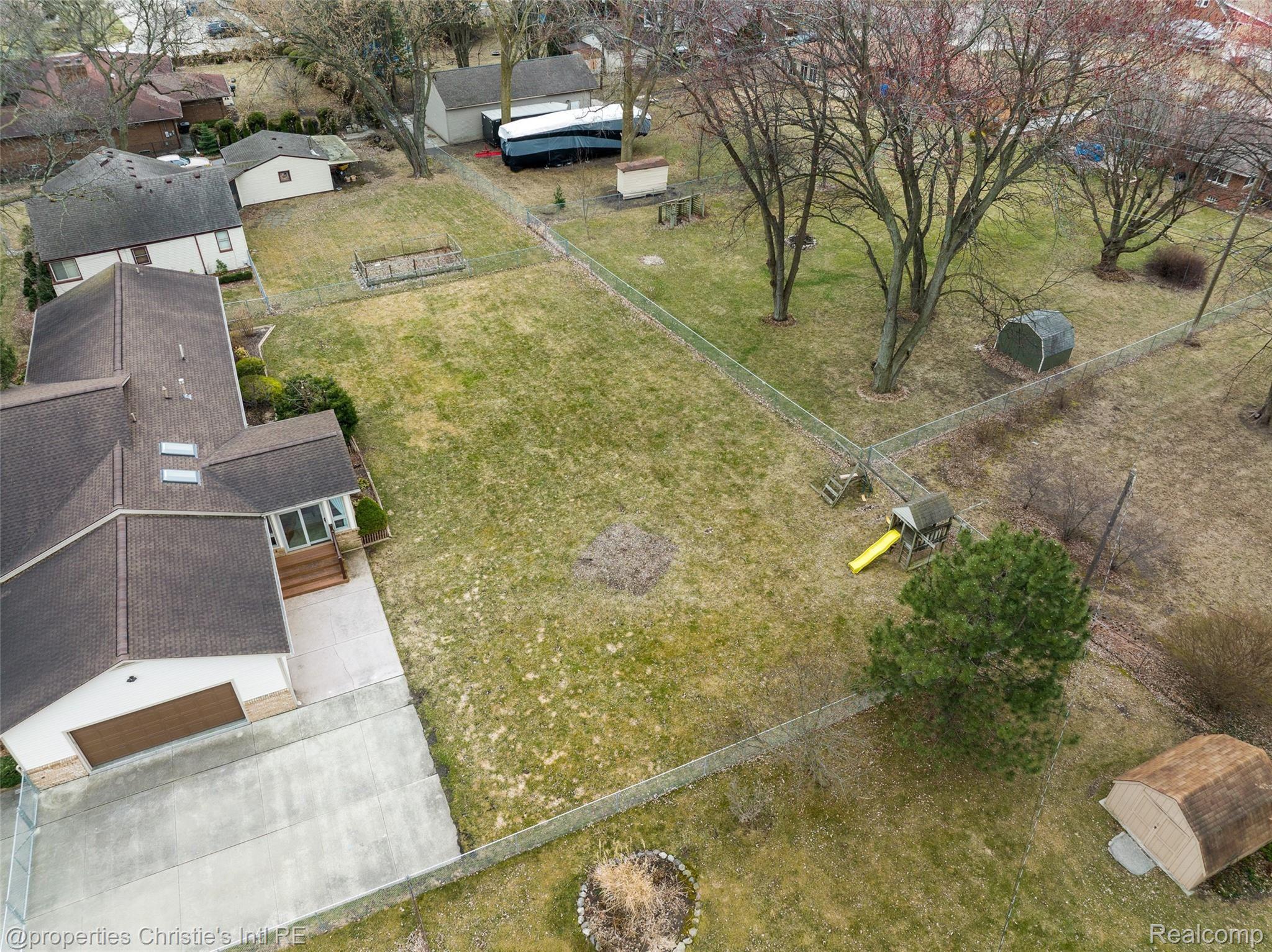 37437 Radde Street Clinton Township, MI 48036 - Photo 6 of 38 37437 Radde St-7 Skyview Experts.jpg