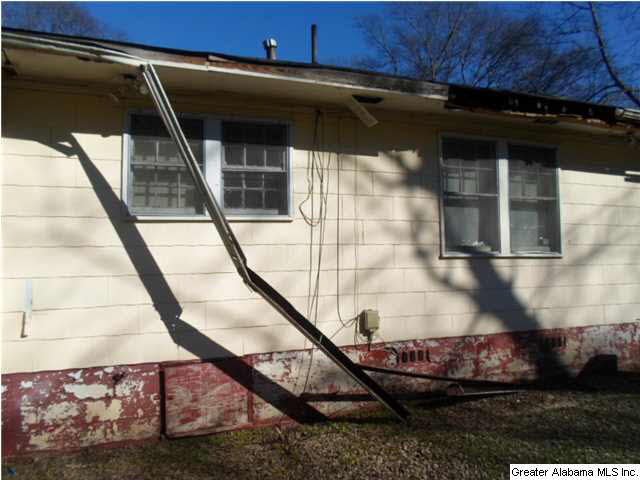 200 26th Street Southwest Birmingham, AL 35211 - Photo 4 of 5