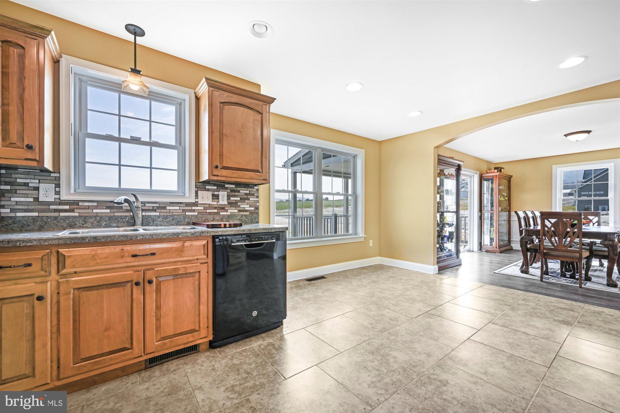 207 Mountain View Road Mount Holly Springs, PA 17065 - Photo 10 of 32 Gallery Image 10