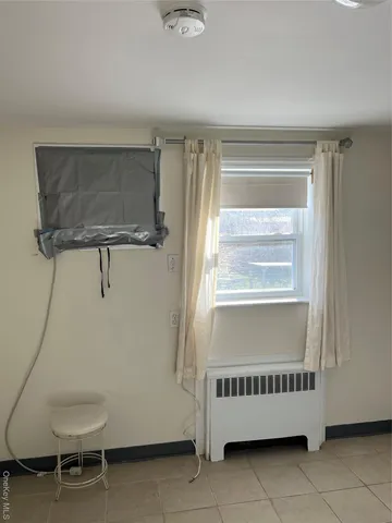 a view of a livingroom with a space