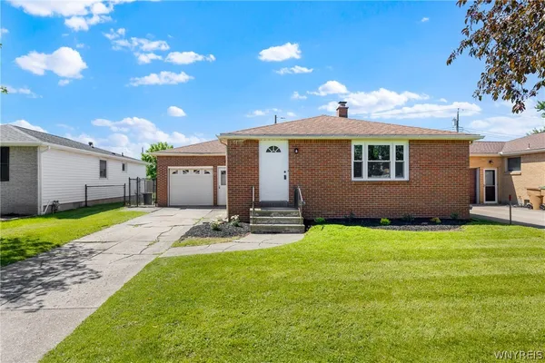 $299,999 | 19 Davidson Drive, Cheektowaga, NY 14043