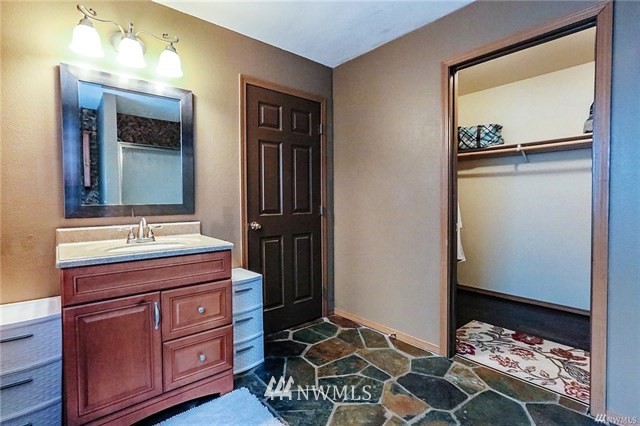 3230 Harris Road Southeast Port Orchard, WA 98366 - Photo 14 of 22 Gallery Image 14