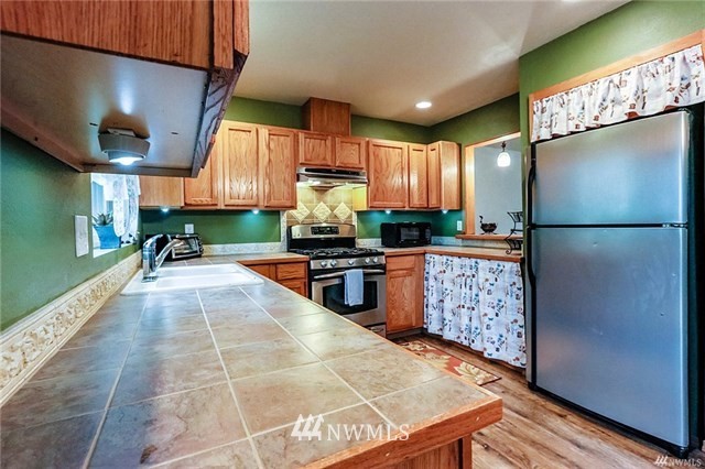 3230 Harris Road Southeast Port Orchard, WA 98366 - Photo 6 of 22 Gallery Image 6
