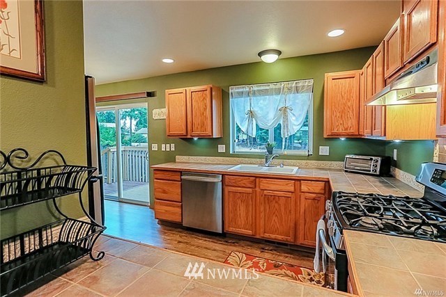 3230 Harris Road Southeast Port Orchard, WA 98366 - Photo 8 of 22 Gallery Image 8
