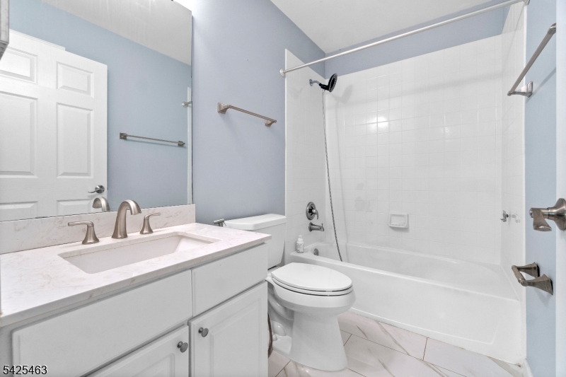 40 Four Oaks Road, Unit 40 Bedminster, NJ 07921 - Photo 23 of 28