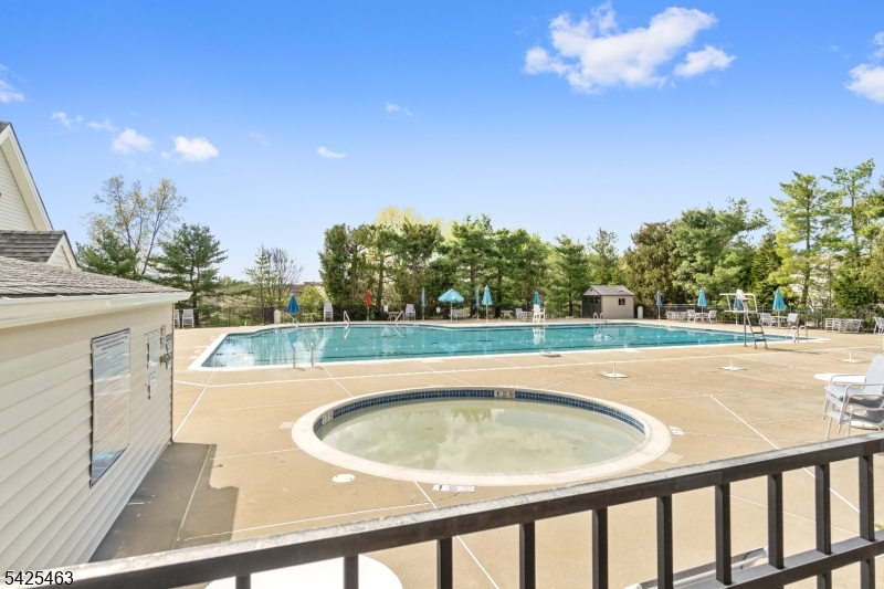 40 Four Oaks Road, Unit 40 Bedminster, NJ 07921 - Photo 4 of 28