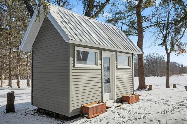 $460,000 | 1985 County Road J, Baldwin, WI 54002