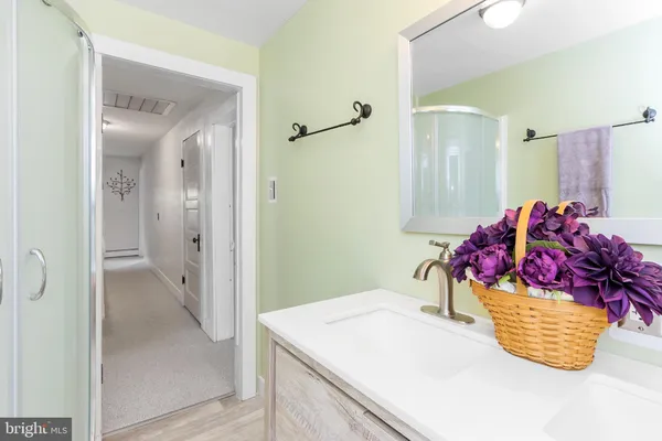 a view of a yard in front of house