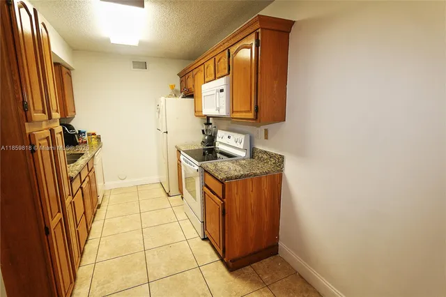 $2,350 | 9759 Northwest 48th Terrace, Unit 322, Doral, FL 33178