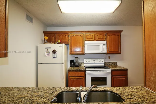 $2,350 | 9759 Northwest 48th Terrace, Unit 322, Doral, FL 33178