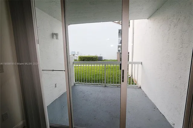 $2,350 | 9759 Northwest 48th Terrace, Unit 322, Doral, FL 33178