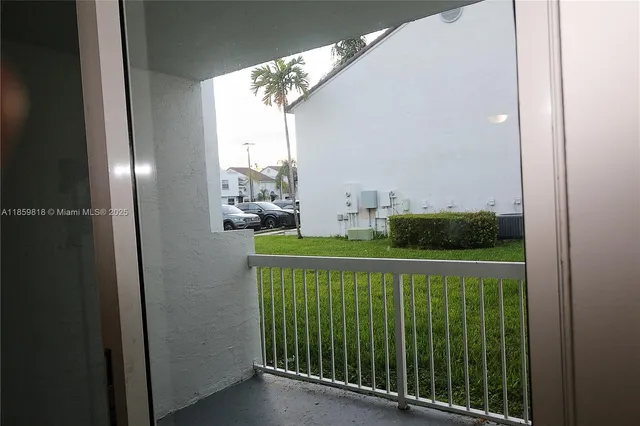 $2,350 | 9759 Northwest 48th Terrace, Unit 322, Doral, FL 33178