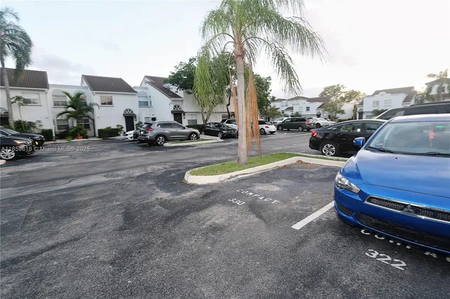 $2,350 | 9759 Northwest 48th Terrace, Unit 322, Doral, FL 33178