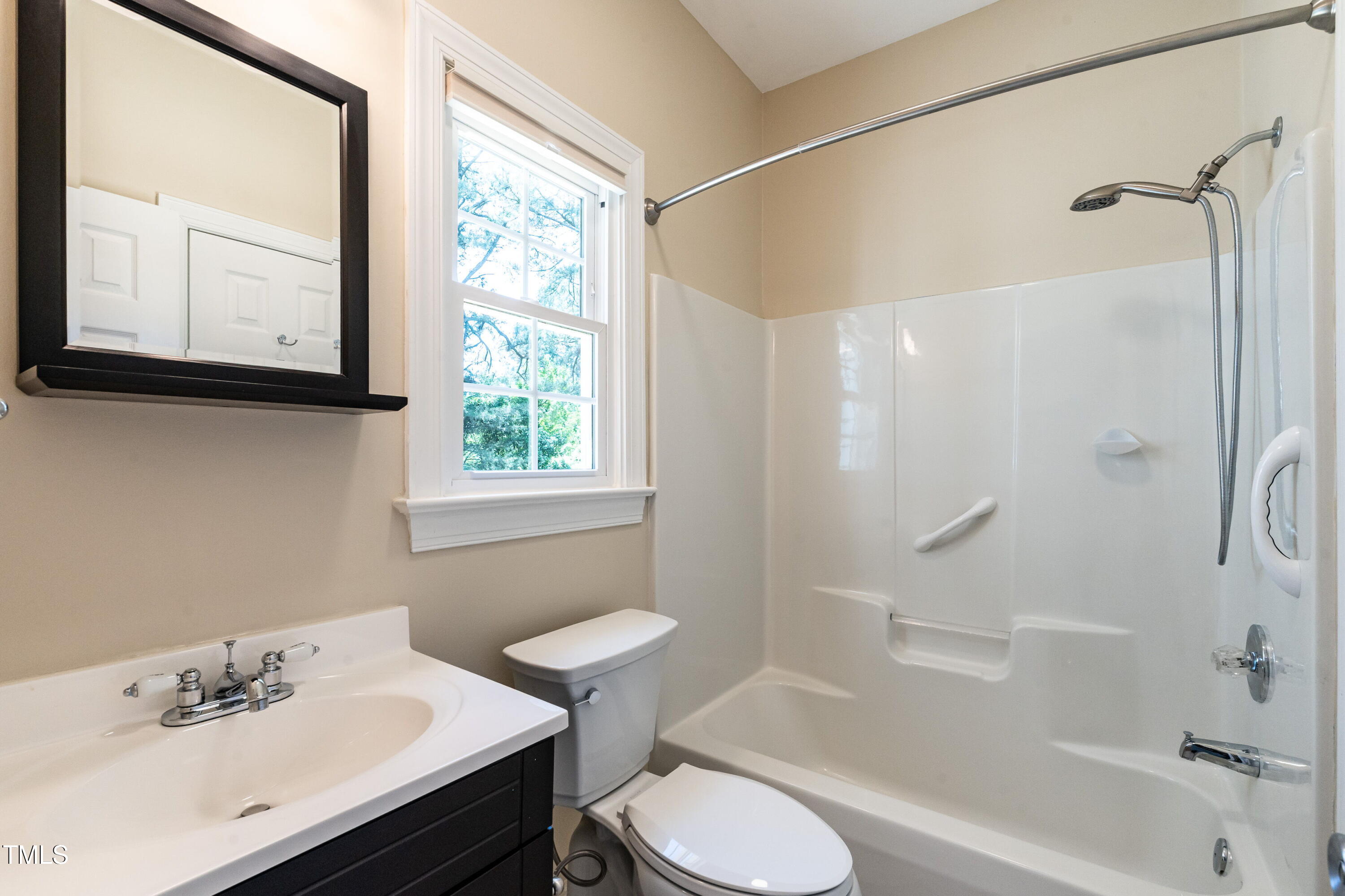 5812 North Beaver Lane Raleigh, NC 27604 - Photo 28 of 66 020-original-guest-bath