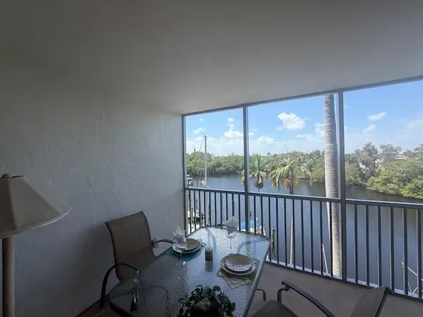 $2,700 | 1319 East Hillsboro Boulevard, Unit 412, Deerfield Beach, FL 33441