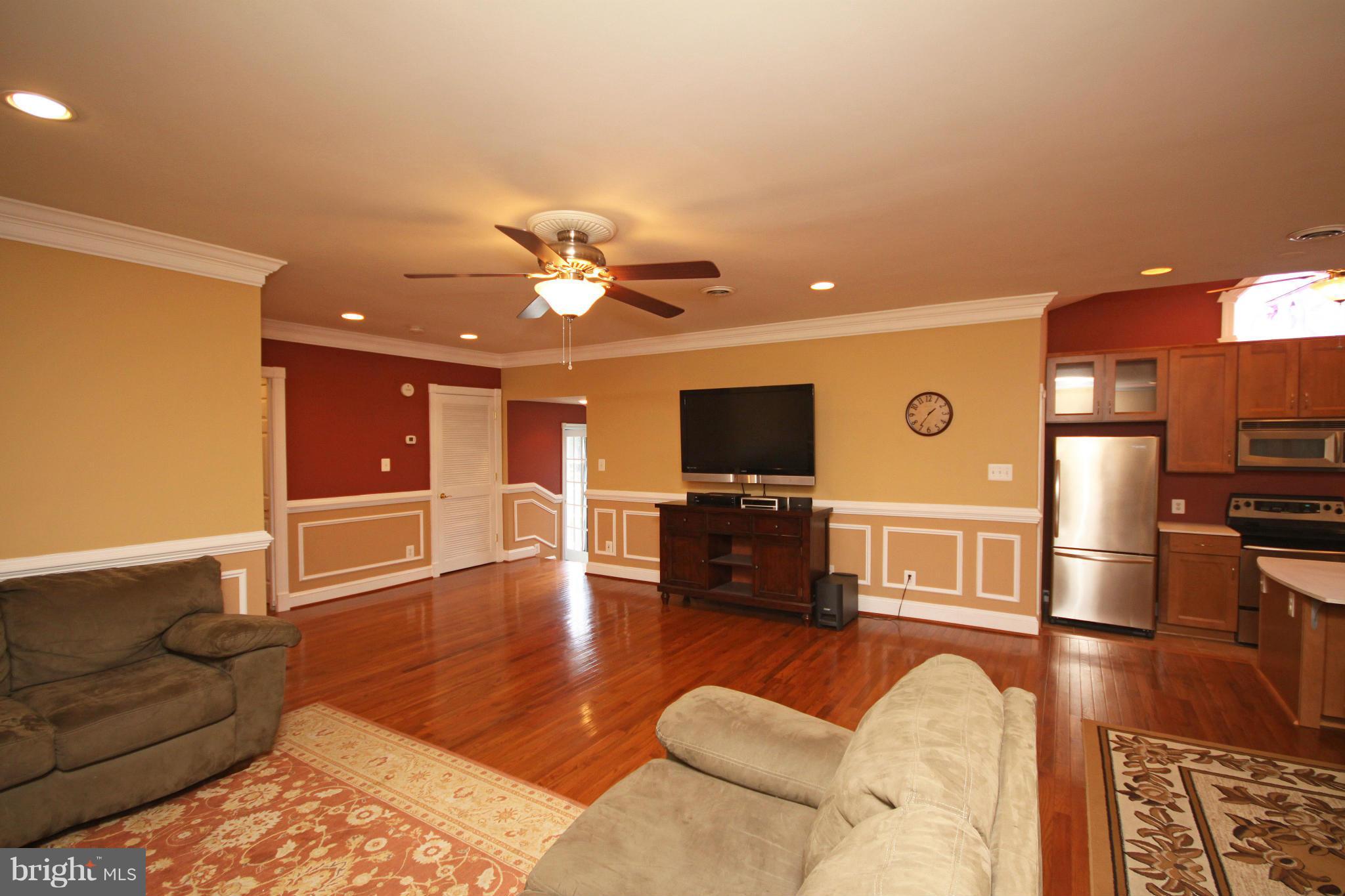 7301 Family Acres Road Hanover, MD 21076 - Photo 10 of 30 Living Room