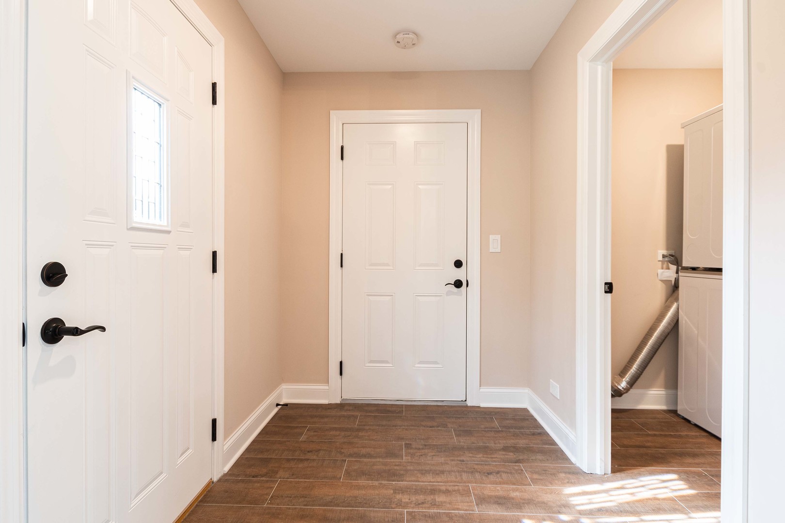 1760 Hilltop Road Elgin, IL 60120 - Photo 22 of 40 Gallery Image 22