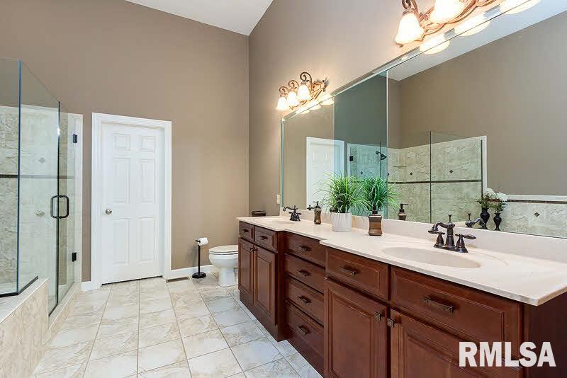 5386 Hugo Road Bettendorf, IA 52722 - Photo 12 of 24 Gallery Image 12