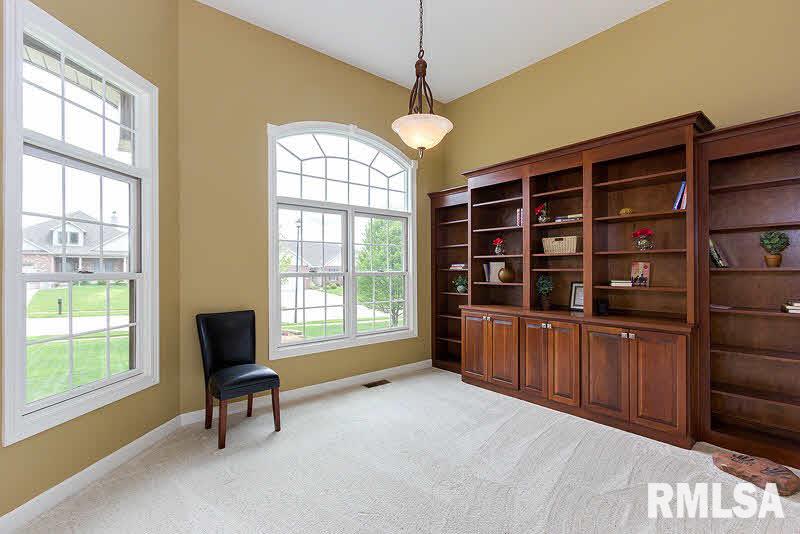 5386 Hugo Road Bettendorf, IA 52722 - Photo 3 of 24 Gallery Image 3