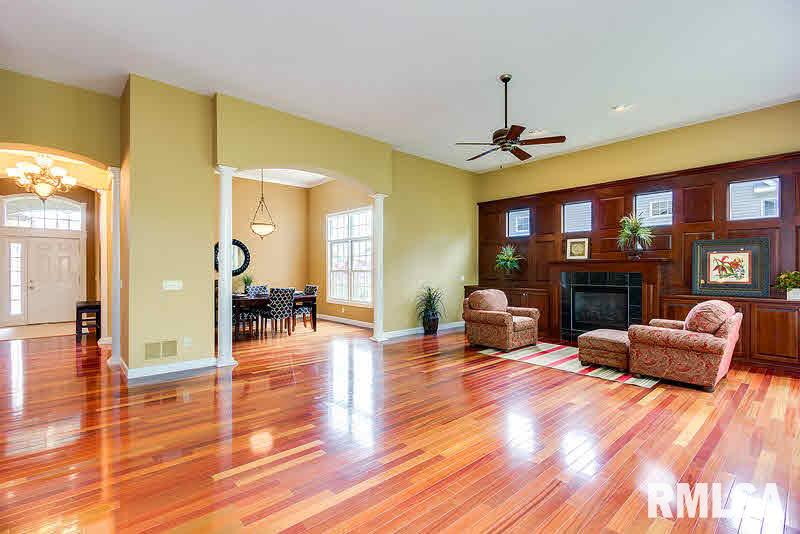 5386 Hugo Road Bettendorf, IA 52722 - Photo 4 of 24 Gallery Image 4