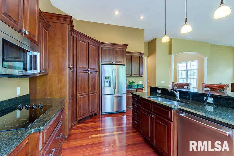 5386 Hugo Road Bettendorf, IA 52722 - Photo 8 of 24 Gallery Image 8