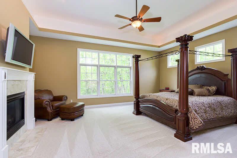 5386 Hugo Road Bettendorf, IA 52722 - Photo 10 of 24 Gallery Image 10