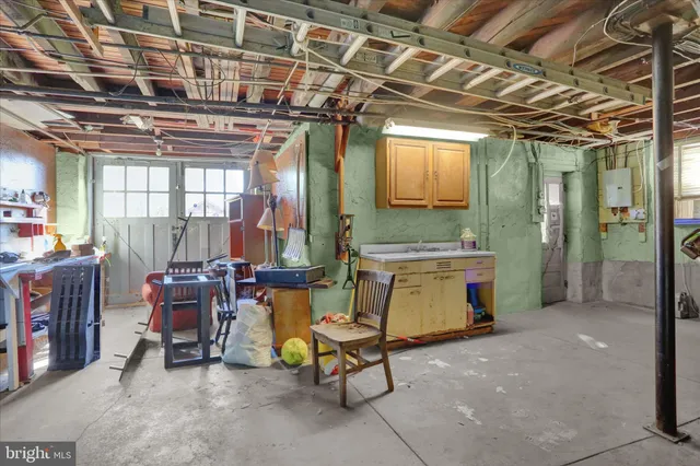 a view of a storage with an empty room