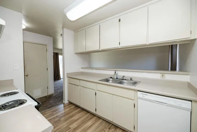 $1,049,000 | 500 East Hawkeye Avenue, Turlock, CA 95380