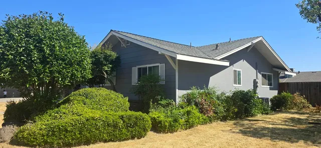 $1,049,000 | 500 East Hawkeye Avenue, Turlock, CA 95380
