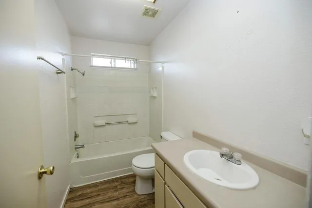 $1,049,000 | 500 East Hawkeye Avenue, Turlock, CA 95380