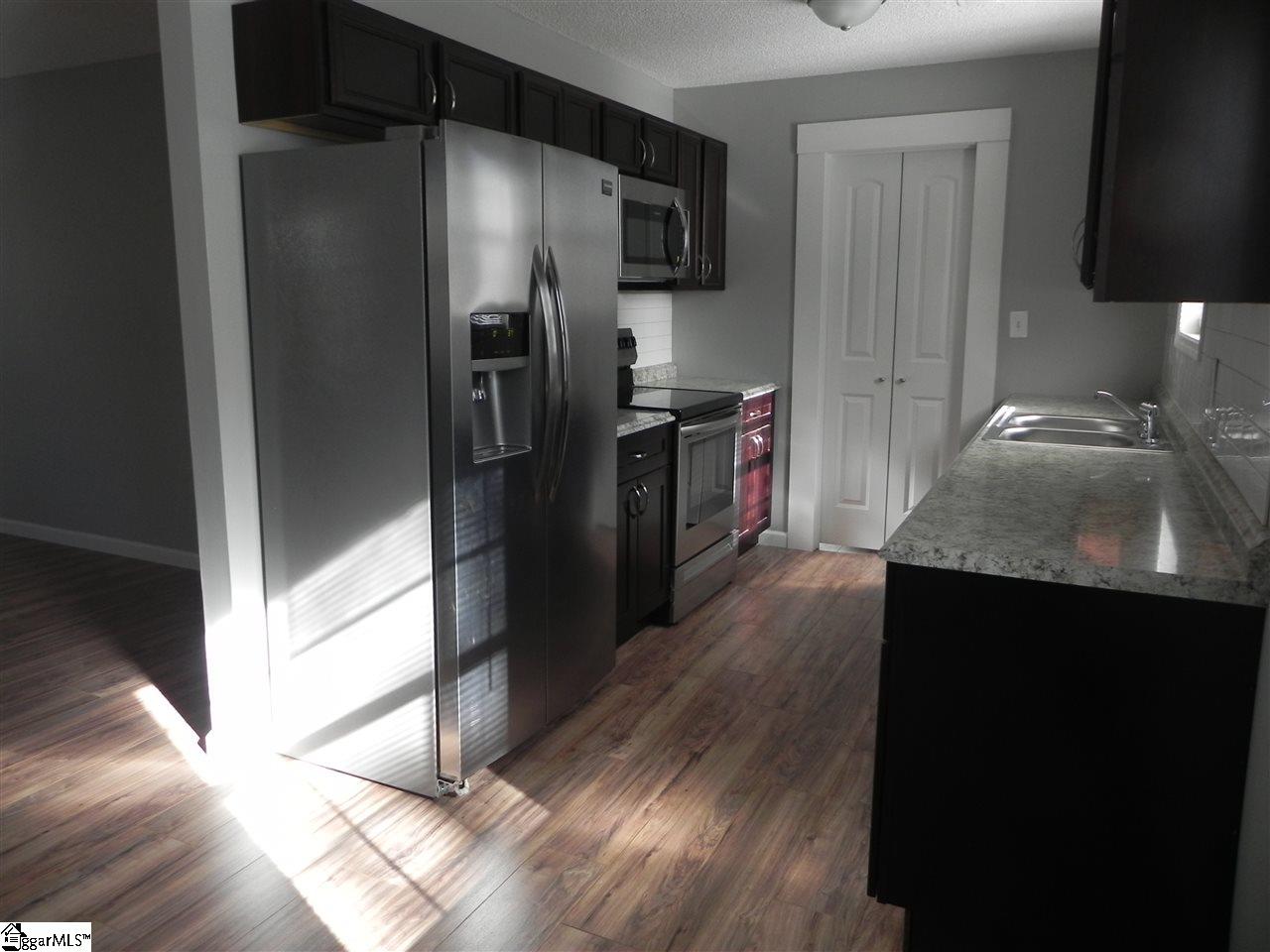 270 Johnson Circle Inman, SC 29349 - Photo 8 of 36