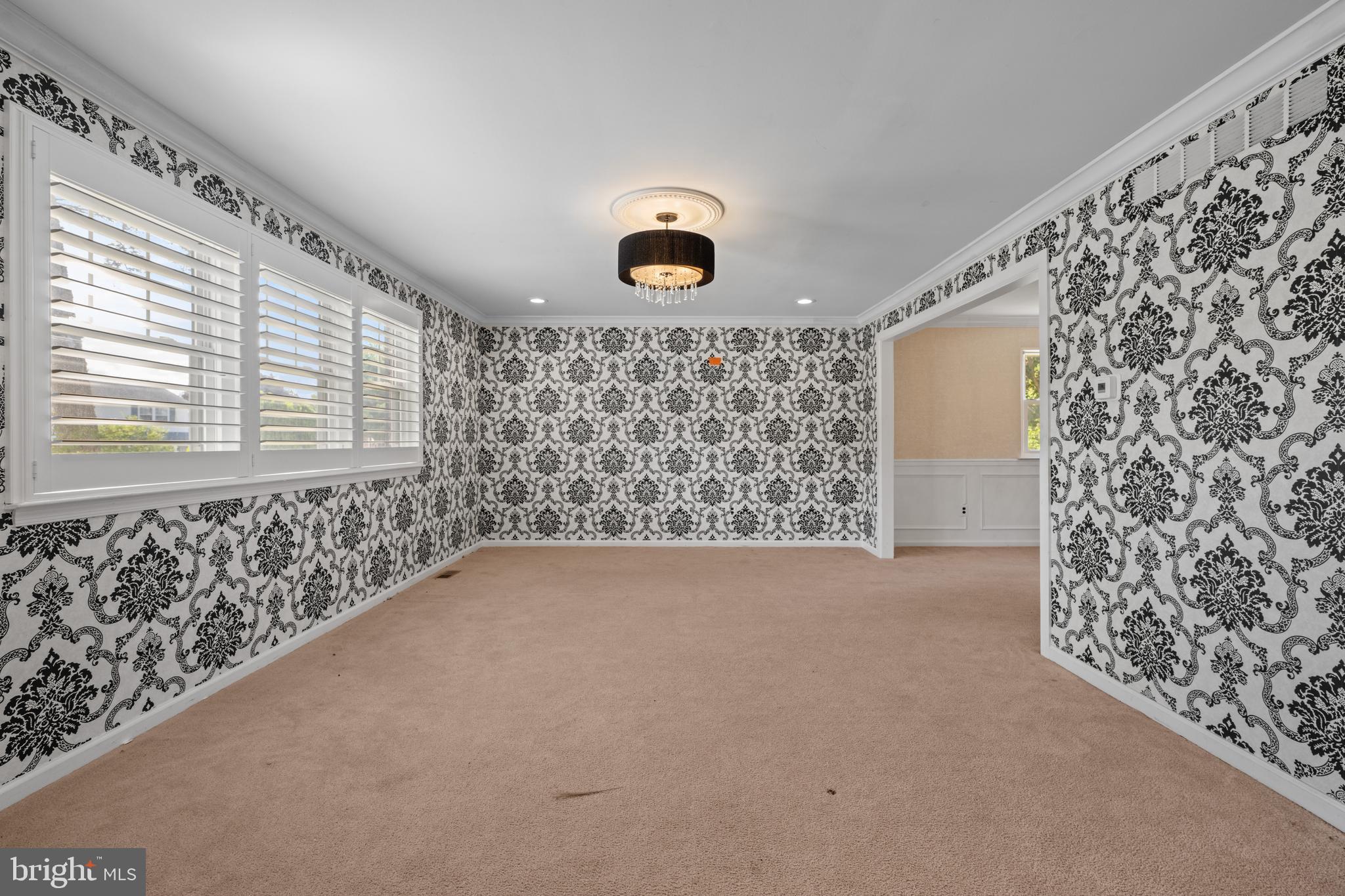42 Hartford Road Sewell, NJ 08080 - Photo 3 of 30
