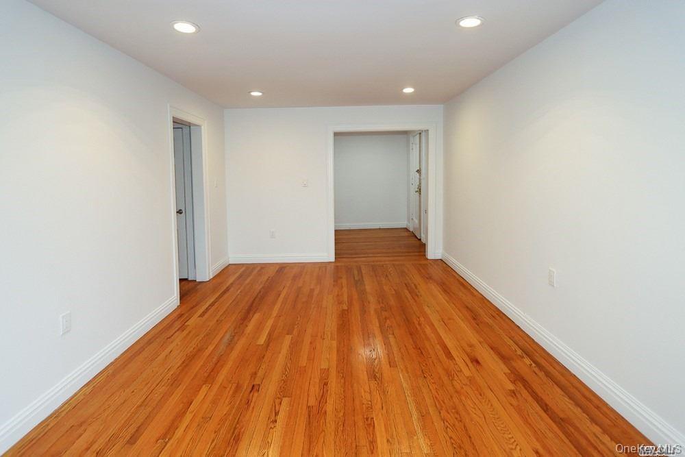 14 Beach Road, Unit 3A Great Neck, NY 11023 - Photo 6 of 14