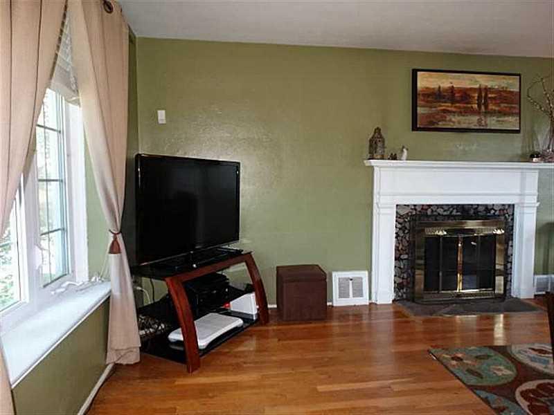4309 Hamilton Road Whitehall, PA 15234 - Photo 7 of 22 Living Room. Large front window.