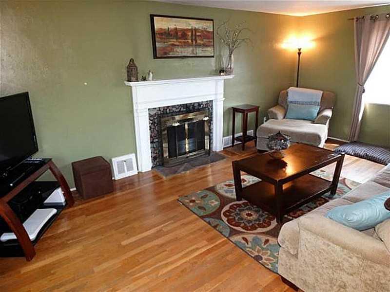 4309 Hamilton Road Whitehall, PA 15234 - Photo 9 of 22 Living Room.