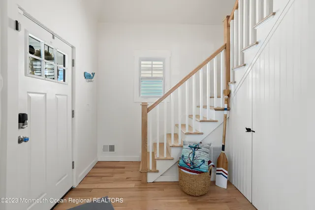 a view of entryway and hall