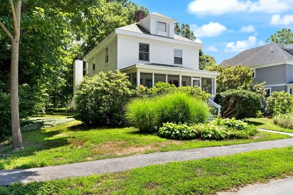 $1,800,000 | 143 Everett Street, Concord, MA 01742