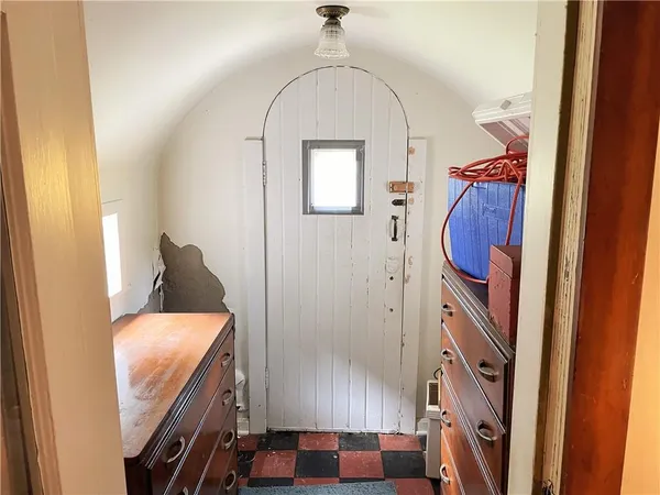 a view of an entryway with furniture