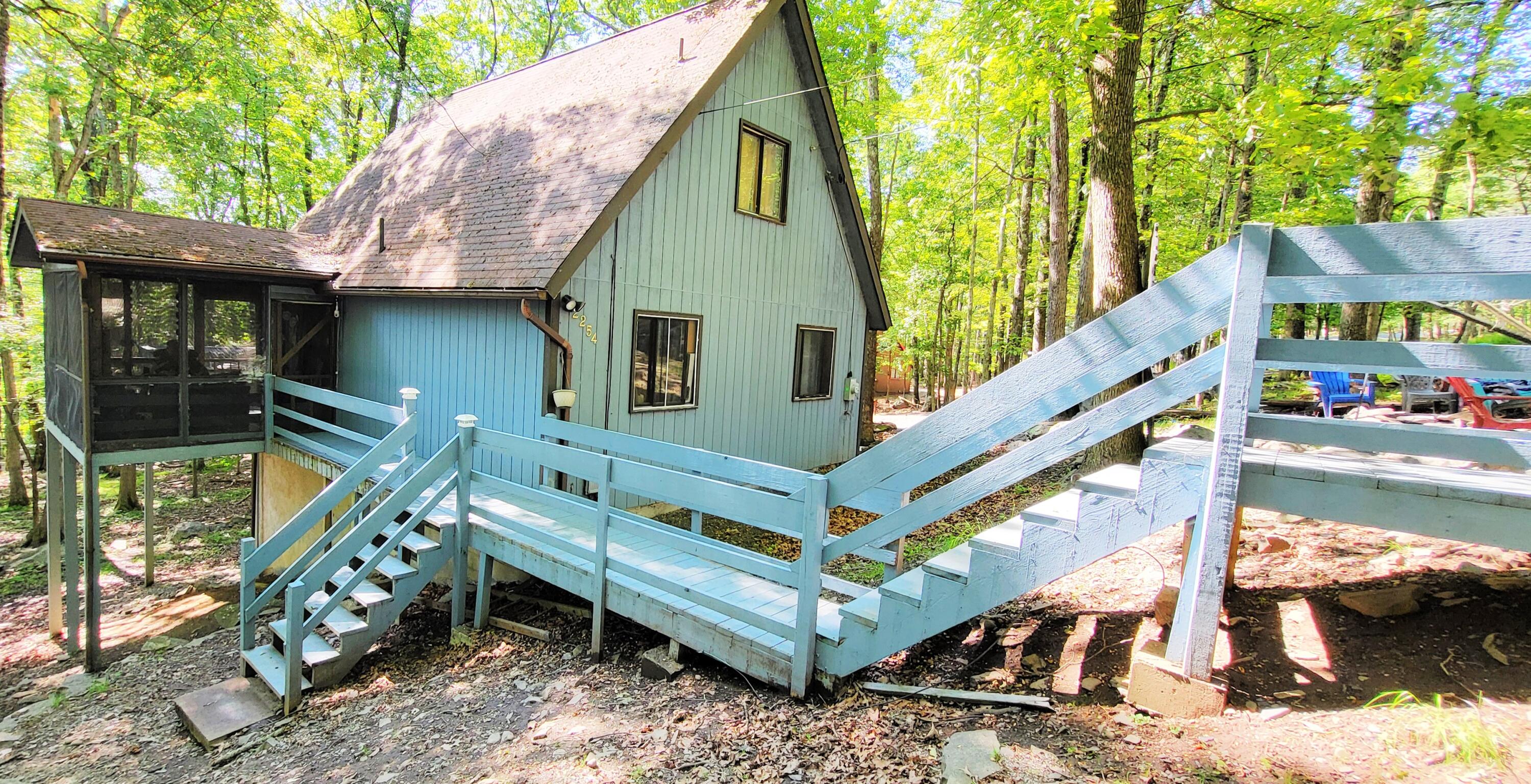 195 Bellingham Drive Bushkill, PA 18324 - Photo 2 of 33 20250620_095736